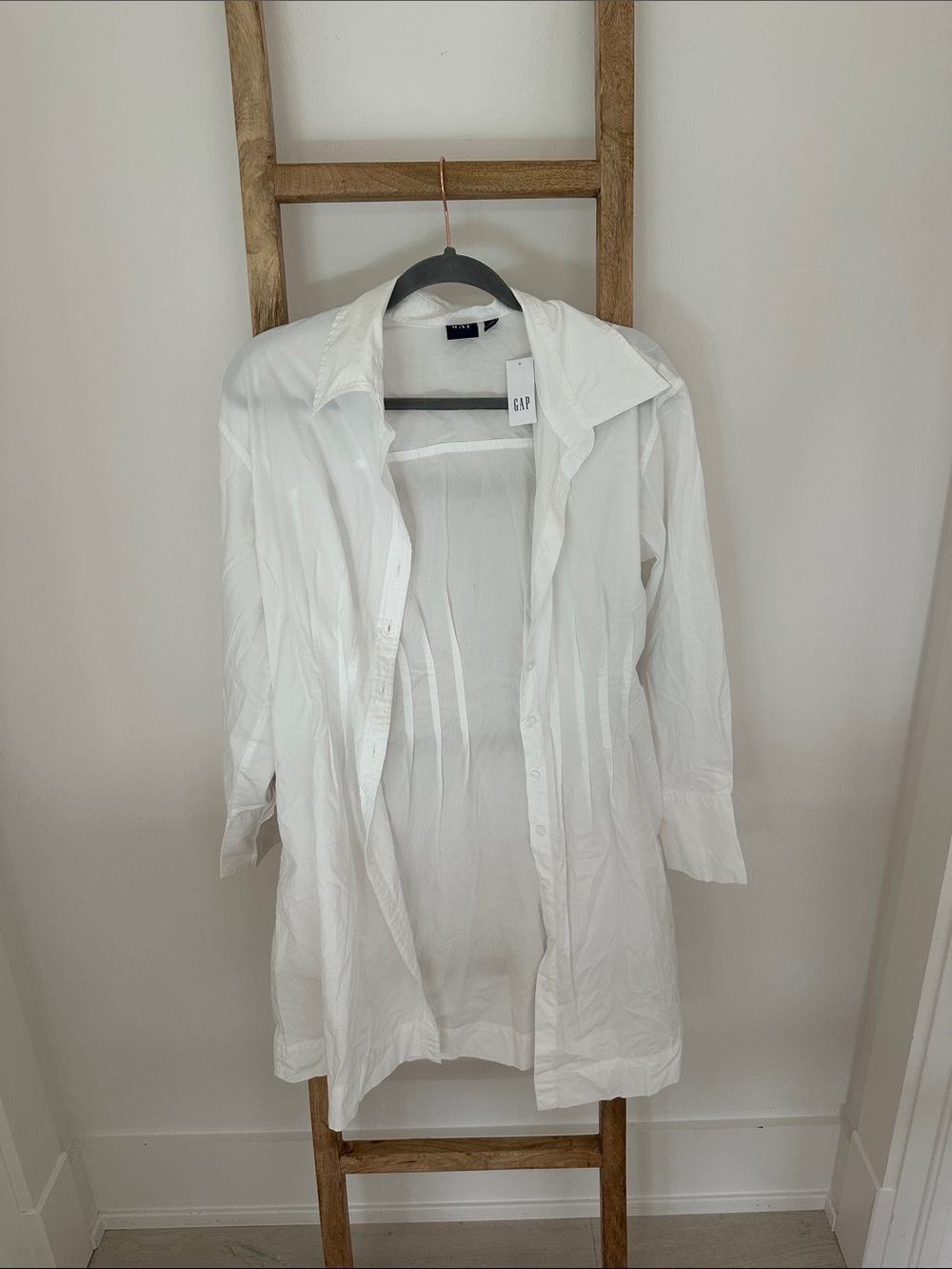 GAP White Lightweight Long Button-Up Shirt